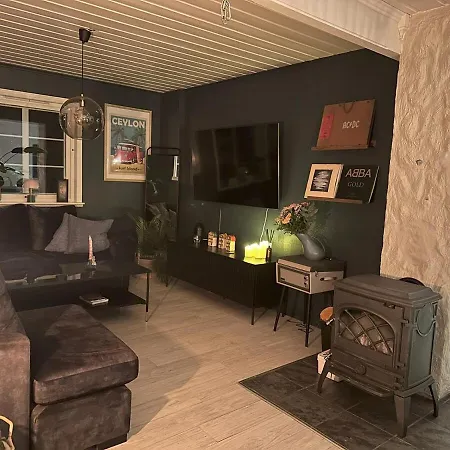 Scenic Private House Surrounded By Nature بيت للعطل
